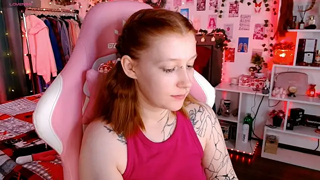 Ayla Hicks online show from 26, 11, 2025