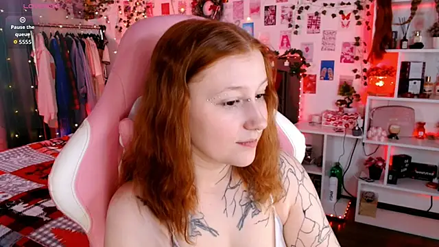 Ayla Hicks online show from 27, 11, 2025