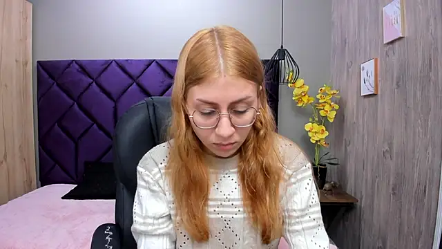 ChloeCampbell03 online show from 14, 10, 2025