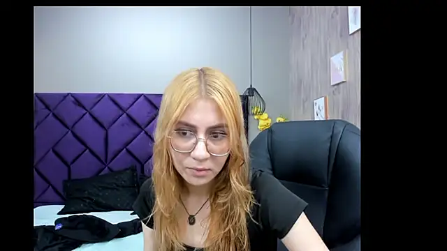 Snapshot of ChloeCampbell03 chatting on 28, 11, 2025 ChloeCampbell03 online show from 28, 11, 2025