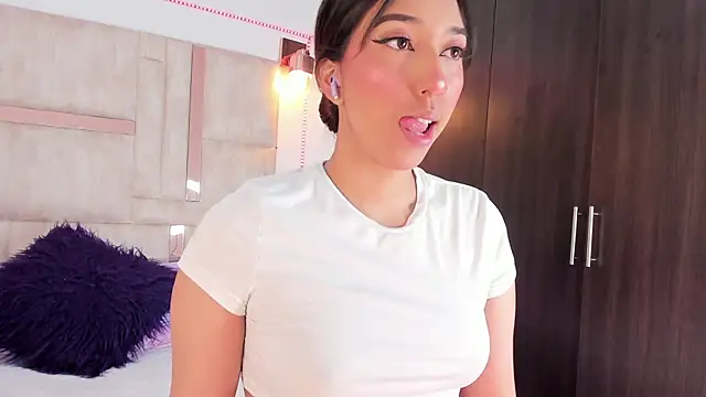 emily  walker online show from 20, 11, 2025