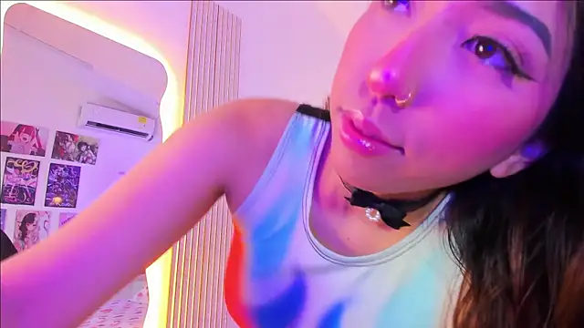 Snapshot of emily__walker chatting on 18, 12, 2025 emily walker online show from 18, 12, 2025