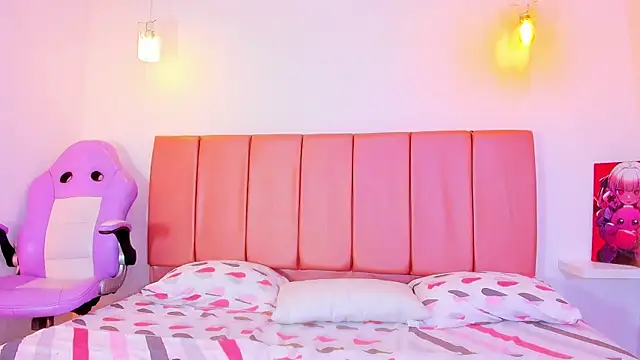 Snapshot of emily__walker chatting on 12, 1, 2026 emily walker online show from 12, 1, 2026