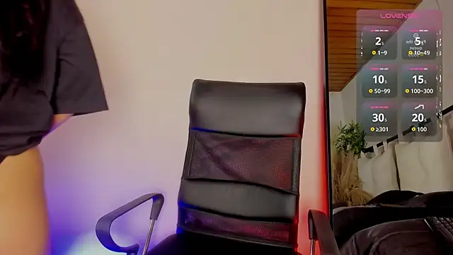 Snapshot of cherry_bunnyx chatting on 14, 11, 2025 cherry bunnyx online show from 14, 11, 2025