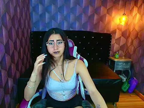 Snapshot of Nanisshawna chatting on 21, 10, 2025 Nanisshawna online show from 21, 10, 2025