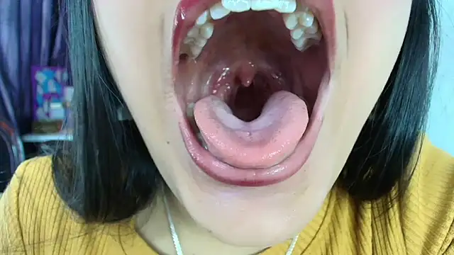 Hinata 21  online show from 31, 3, 2026