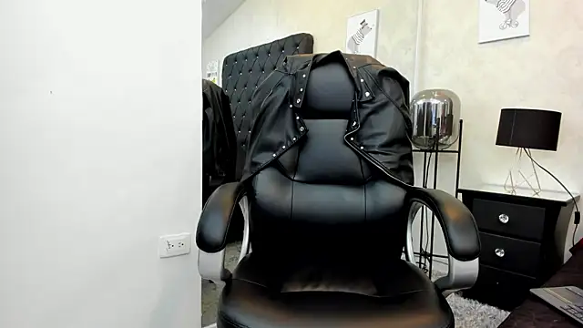 Snapshot of alana_johnson_0 chatting on 21, 5, 2026 alana johnson 0 online show from 21, 5, 2026