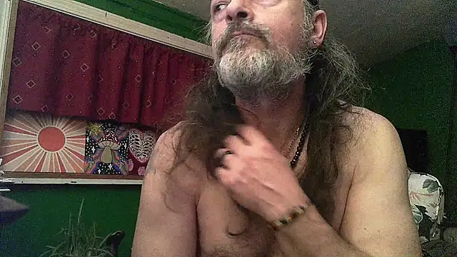 Snapshot of HippieDad333 chatting on 26, 3, 2026 HippieDad333 online show from 26, 3, 2026