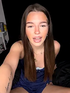 Snapshot of OceanLoverxox chatting on 5, 10, 2025 OceanLoverxox online show from 5, 10, 2025