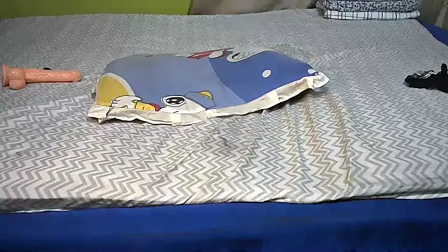 Sweet-Berry  online show from 19, 12, 2025