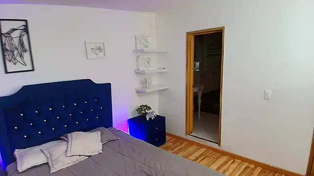 Snapshot of Axel_Draven chatting on 18, 10, 2025 Axel Draven online show from 18, 10, 2025