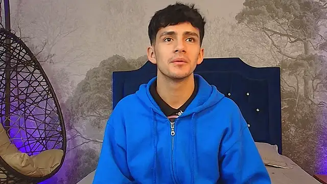 Snapshot of Axel_Draven chatting on 28, 10, 2025 Axel Draven online show from 28, 10, 2025