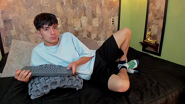 Snapshot of Axel_Draven chatting on 8, 11, 2025 Axel Draven online show from 8, 11, 2025