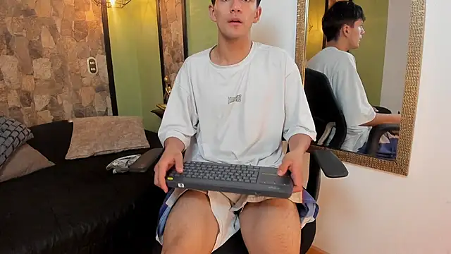 Snapshot of Axel_Draven chatting on 22, 11, 2025 Axel Draven online show from 22, 11, 2025