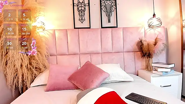 Charlotte hall  online show from 20, 12, 2025