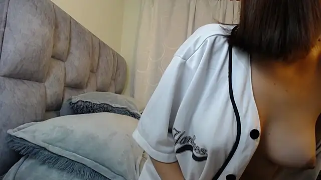 Snapshot of little-bunny- chatting on 20, 11, 2025 little-bunny- online show from 20, 11, 2025