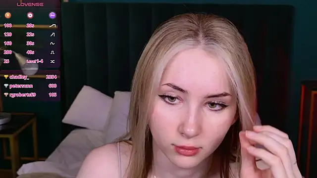 Snapshot of LiraKink chatting on 19, 11, 2025 LiraKink online show from 19, 11, 2025