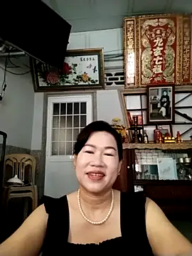 Snapshot of Tyty_xx chatting on 9, 10, 2025 Tyty xx online show from 9, 10, 2025