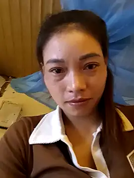 Snapshot of Phiny_xx chatting on 12, 10, 2025 Phiny xx online show from 12, 10, 2025