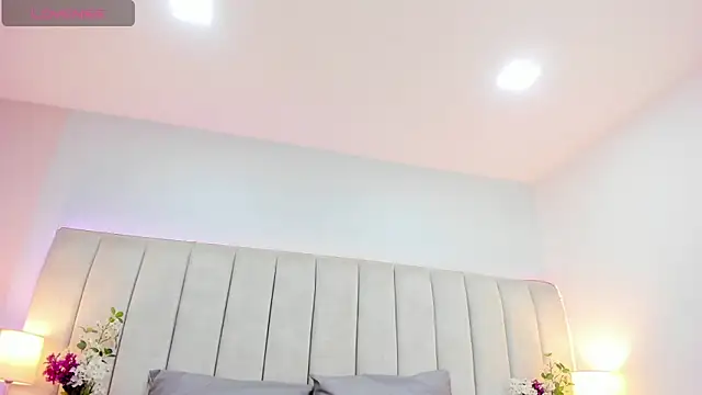 Snapshot of EllaaThorne chatting on 18, 11, 2025 EllaaThorne online show from 18, 11, 2025