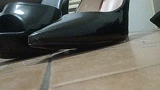 vanessadeesse online show from 8, 3, 2026