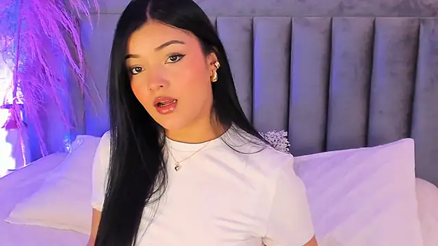 EmmaBlossom online show from 28, 11, 2025