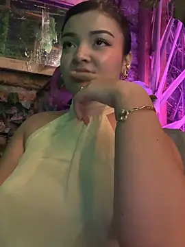 Snapshot of EmmaBlossom chatting on 8, 2, 2026 EmmaBlossom online show from 8, 2, 2026