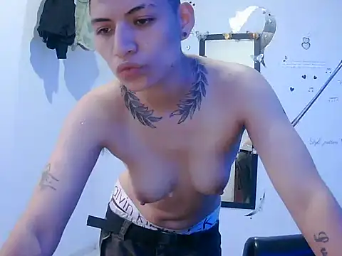 Owen tomboy online show from 26, 9, 2025