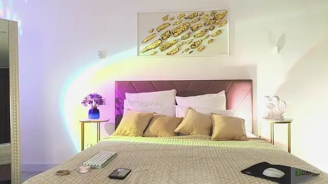 Nicole Broown  online show from 3, 4, 2026