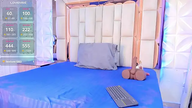 Sarah Adamss online show from 28, 11, 2025