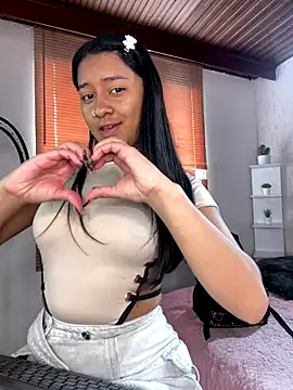 Snapshot of MelodyPink_ chatting on 14, 10, 2025 MelodyPink online show from 14, 10, 2025