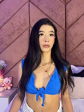 Snapshot of ChloeRosses chatting on 6, 2, 2026 ChloeRosses online show from 6, 2, 2026