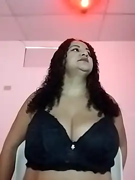 Snapshot of MEYBELLATINA chatting on 4, 10, 2025 MEYBELLATINA online show from 4, 10, 2025