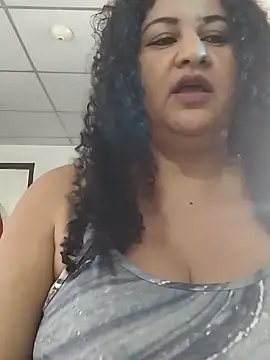 Snapshot of MEYBELLATINA chatting on 9, 10, 2025 MEYBELLATINA online show from 9, 10, 2025