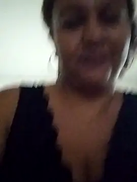 Snapshot of MEYBELLATINA chatting on 22, 11, 2025 MEYBELLATINA online show from 22, 11, 2025