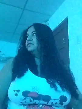 Snapshot of MEYBELLATINA chatting on 13, 5, 2026 MEYBELLATINA online show from 13, 5, 2026
