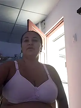 Snapshot of MEYBELLATINA chatting on 14, 5, 2026 MEYBELLATINA online show from 14, 5, 2026