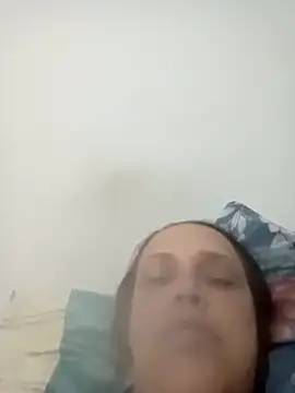 Crisribeiro online show from 17, 12, 2025