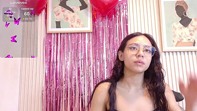 Snapshot of Abrilmirren chatting on 7, 2, 2026 Abrilmirren online show from 7, 2, 2026