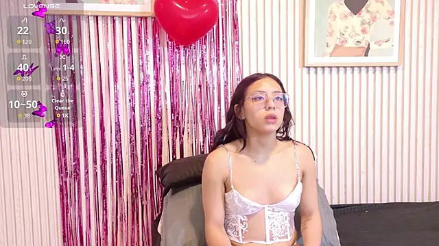 Snapshot of Abrilmirren chatting on 9, 2, 2026 Abrilmirren online show from 9, 2, 2026