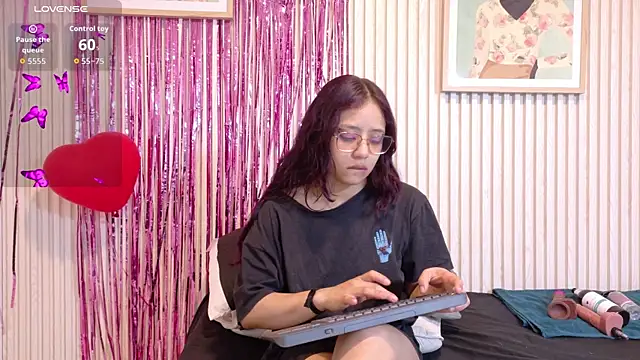 Snapshot of Abrilmirren chatting on 19, 2, 2026 Abrilmirren online show from 19, 2, 2026