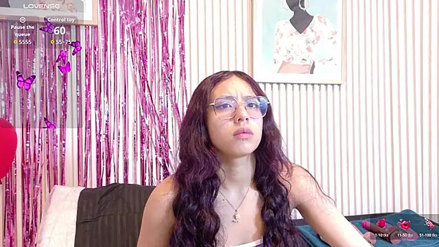 Snapshot of Abrilmirren chatting on 23, 2, 2026 Abrilmirren online show from 23, 2, 2026