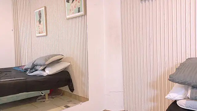 Snapshot of Abrilmirren chatting on 1, 3, 2026 Abrilmirren online show from 1, 3, 2026