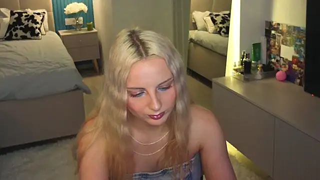 Snapshot of Naymoria chatting on 4, 7, 2026 Naymoria online show from 4, 7, 2026