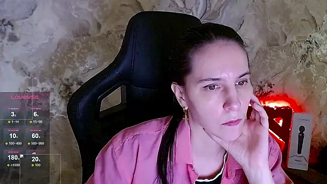Snapshot of Irwi_Tomboy chatting on 1, 6, 2026 Irwi Tomboy online show from 1, 6, 2026