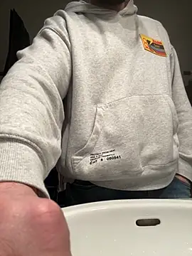 Snapshot of straight2fucked chatting on 4, 3, 2026 straight2fucked online show from 4, 3, 2026