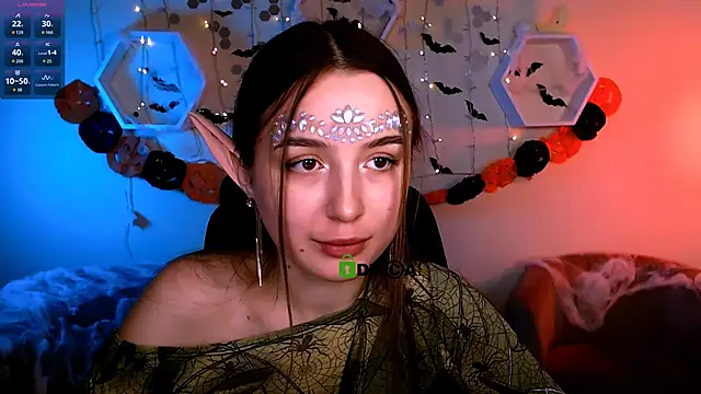 Snapshot of leslie_bird chatting on 21, 10, 2025 leslie bird online show from 21, 10, 2025
