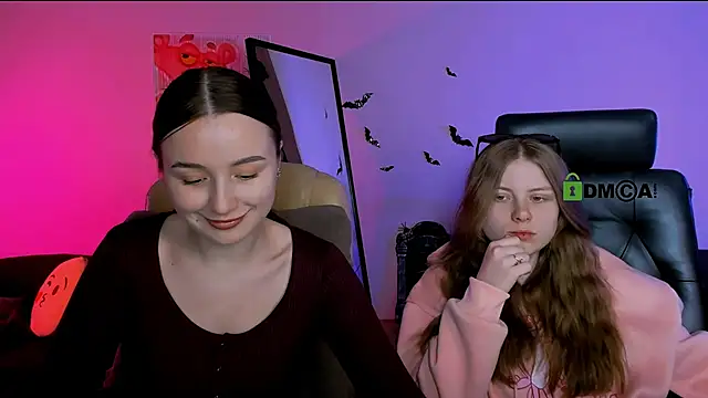 Snapshot of leslie_bird chatting on 5, 11, 2025 leslie bird online show from 5, 11, 2025