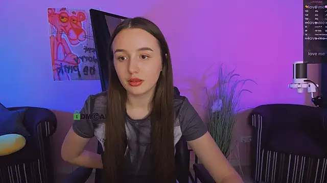 Snapshot of leslie_bird chatting on 6, 11, 2025 leslie bird online show from 6, 11, 2025