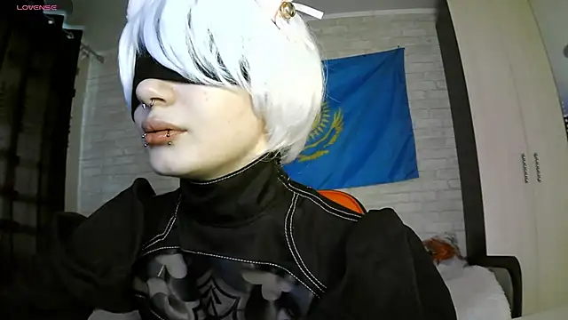 Snapshot of MernaGoggin chatting on 7, 10, 2025 MernaGoggin online show from 7, 10, 2025